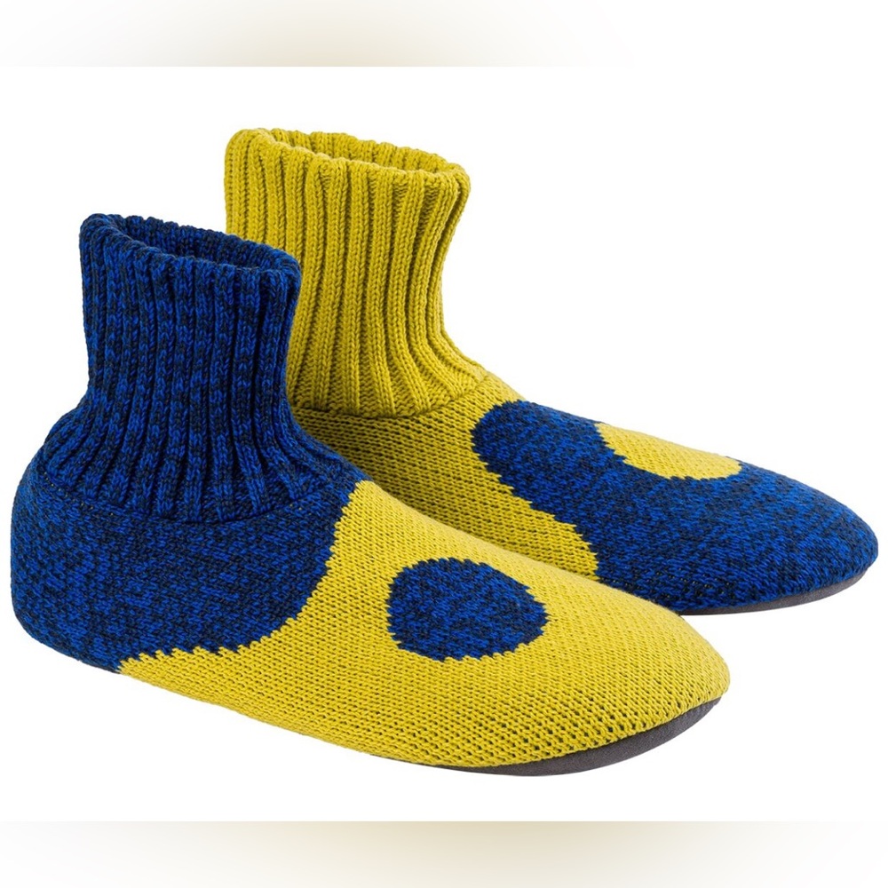 NEW Verloop ying yang House Slippers Size M/L blue and yellow